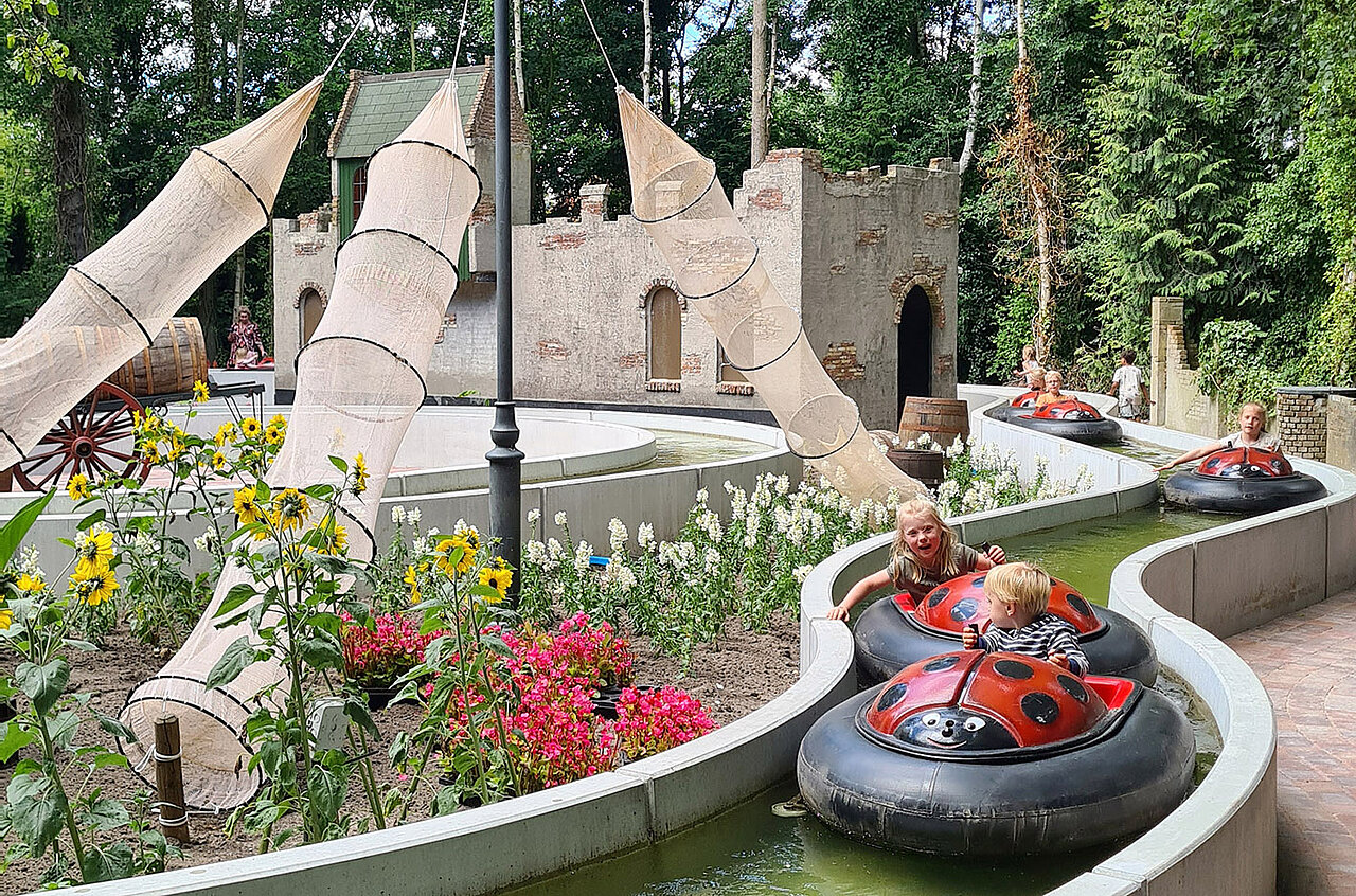 De Dobberbootjes in de vorm van een lieveheersbeestje